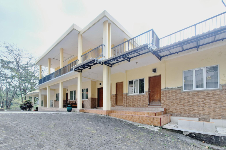 Exterior & Views 4, Villa Bukit Bunga Syariah RedPartner Pacet, Mojokerto