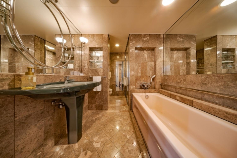 Bathroom 7