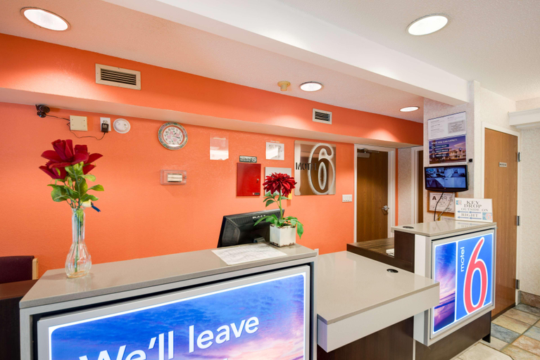 Public Area 2, Motel 6 Statesville, NC, Iredell