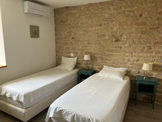 Bedroom, Auberg'Inn, Saône-et-Loire