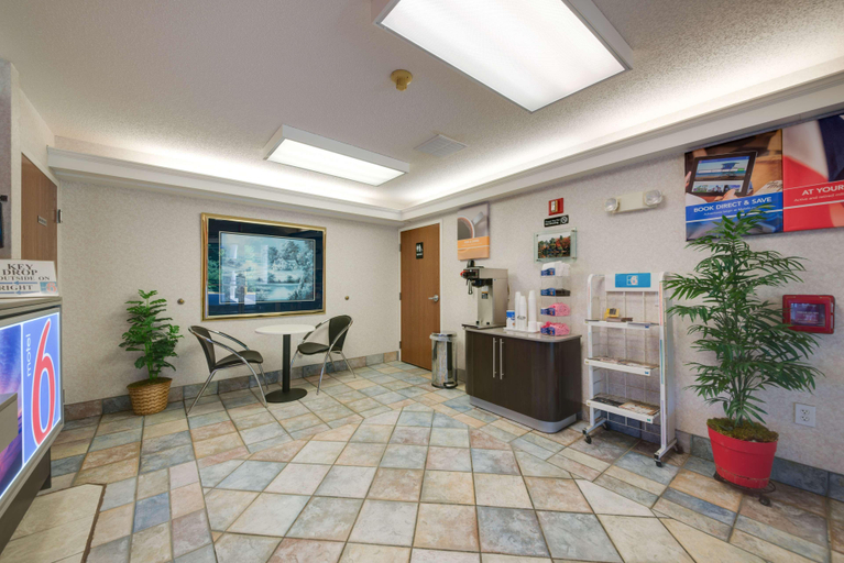 Public Area 2, Motel 6 Statesville, NC, Iredell