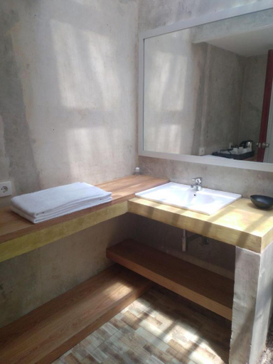 Bathroom 3, Triple Tree Turtle Snorkling Gili Trawangan, Lombok