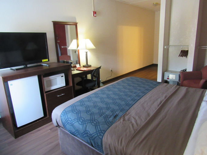 Bedroom 3, Econo Lodge Carlisle Central, Cumberland