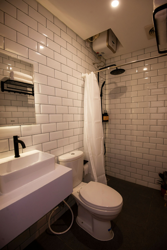 Bathroom 3, Omahu Cabins Payakumbuh, Payakumbuh