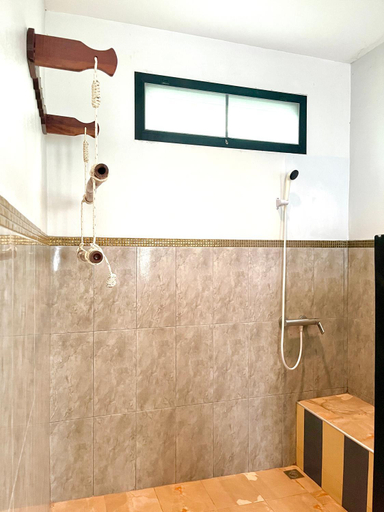 Bathroom 4, AC 2 Resort, Ko Phangan