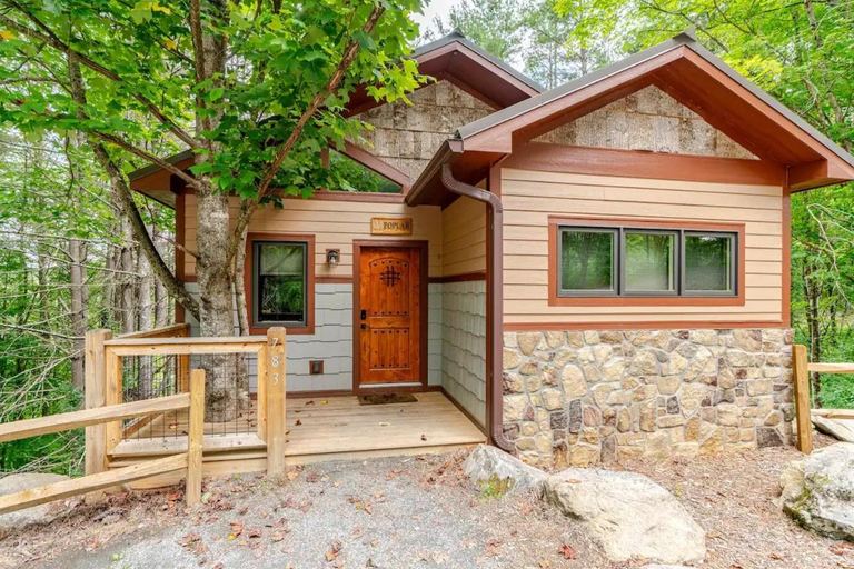 Others 3, Poplar Treehouse - Rustic Luxury, Madison