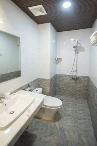 Bathroom 3, Thang Binh FLC Sam Son Hotel, Sầm Sơn