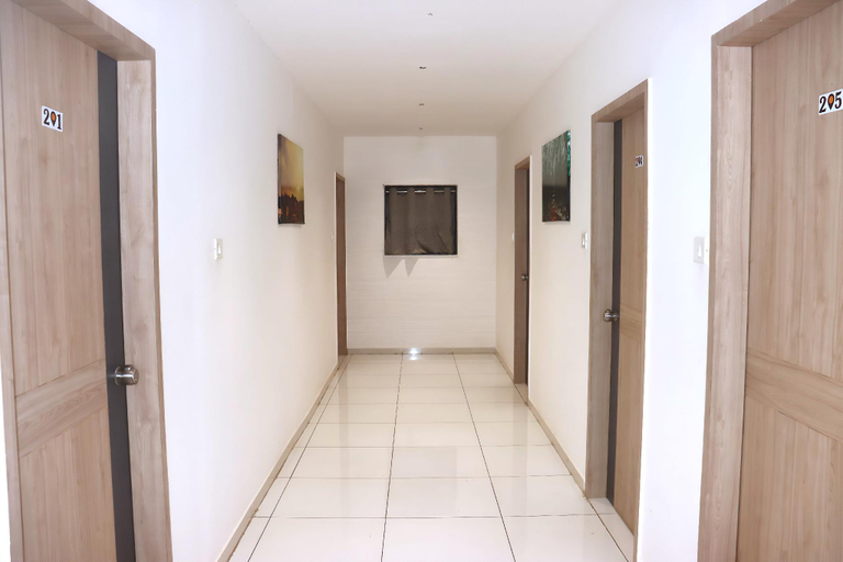 Public Area, Hotel Near Me, Rajkot