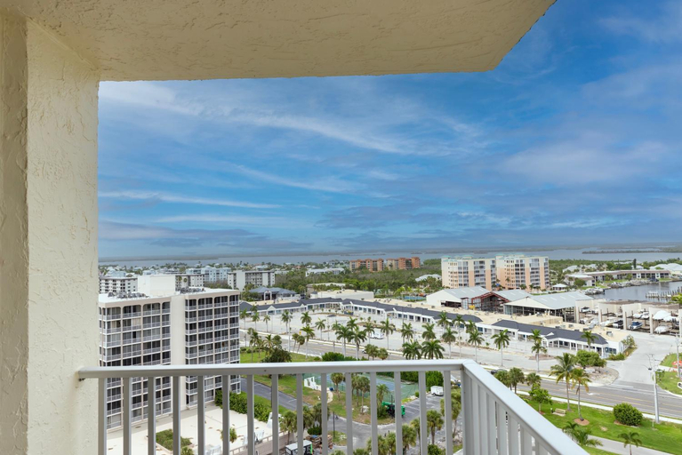 Others 5, Fort Myers Beach Penthouse Condo, Lee