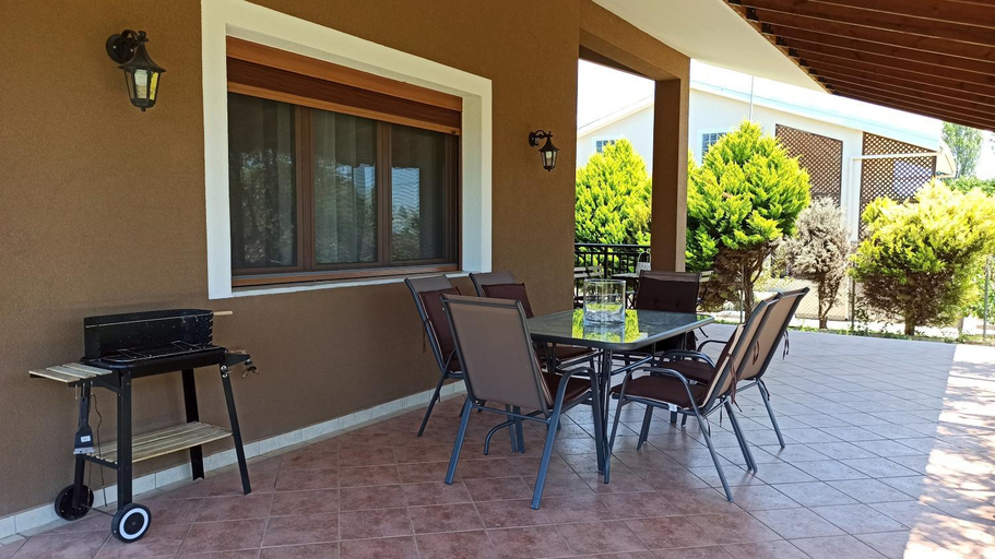 Others 5, Casa Dikella, East Macedonia and Thrace