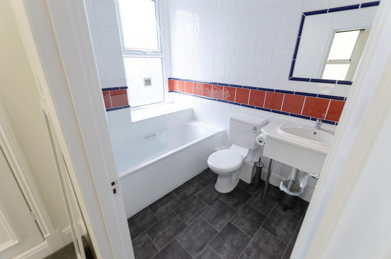 Bathroom 3, Opul Boutique at Admiral House, Douglas