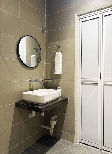 Bathroom 4