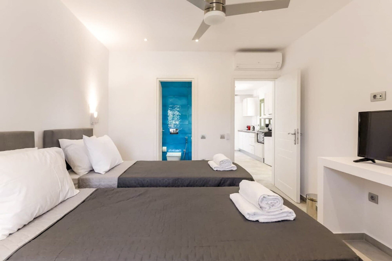 Room 5, Ampelas Nostalgia Apartments - Zeus Haven in Paros, South Aegean