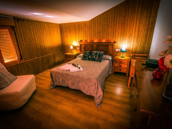 Bedroom 2, Apartment in La Omanuela, León
