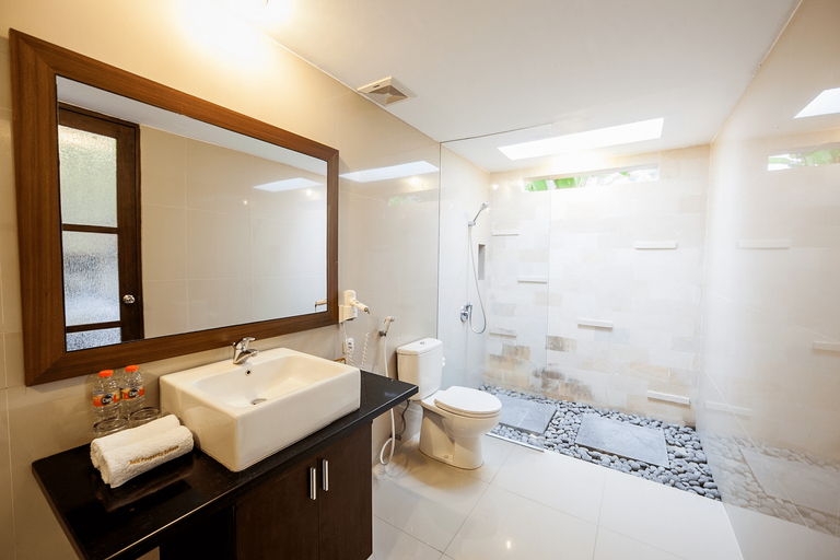 Bathroom 11