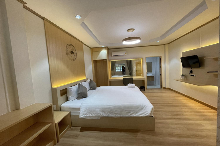 Bedroom 13