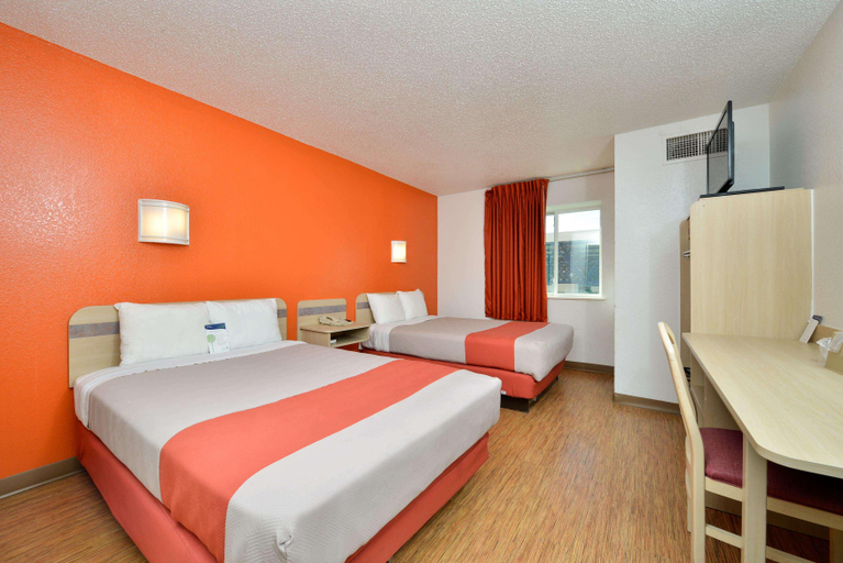 Bedroom 3, Motel 6 McKinney, TX - North, Collin