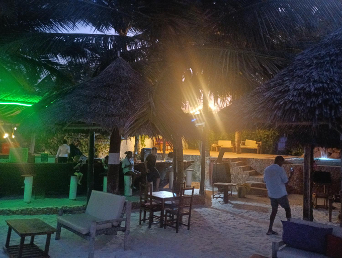 Food & Drinks 5, Swahili Palace Zanzibar, Kaskazini 'A'