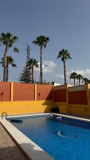 Others 4, Villa Rosal, Málaga