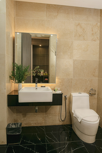 Bathroom 10
