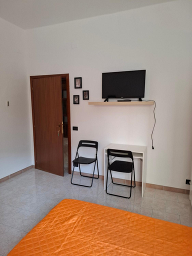 Others 4, FARE BnB - Room Porta Castello, Reggio Nell'Emilia