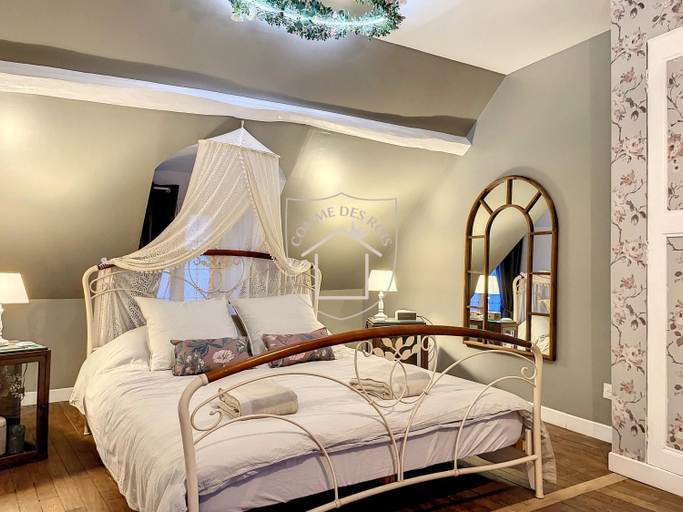 Bedroom 2, La Romantique des Rois - Jacuzzi & Sauna prives, Essonne