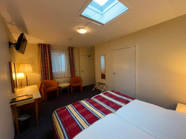 Bedroom 2, ブールバード ホテル スヘフェニンゲン, Den Haag