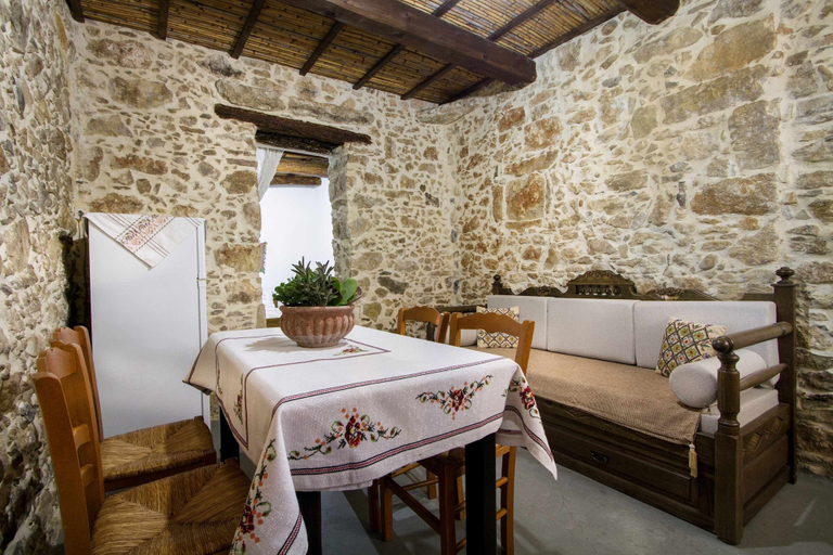 Room 4, Sofiana s Garden Retreat w Private Pool, Crete