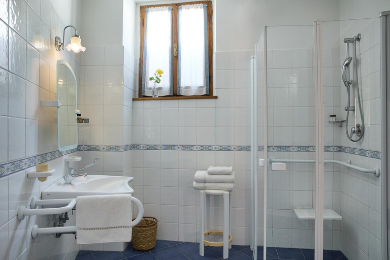 Bathroom 9
