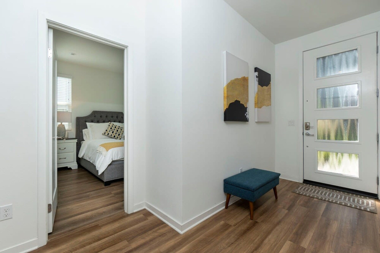 Bedroom 2, Private Bedroom With Bathroom Central Location, Orange
