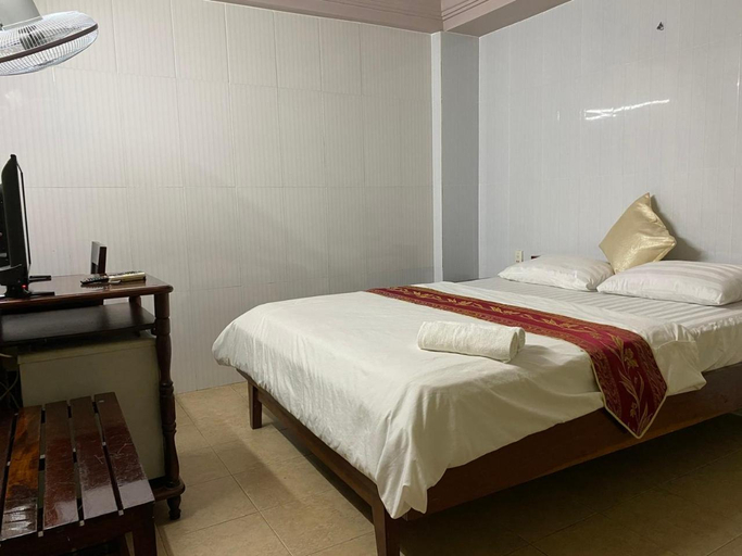 Bedroom 12