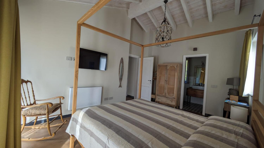 Bedroom 2, Villa Sarita, Genova
