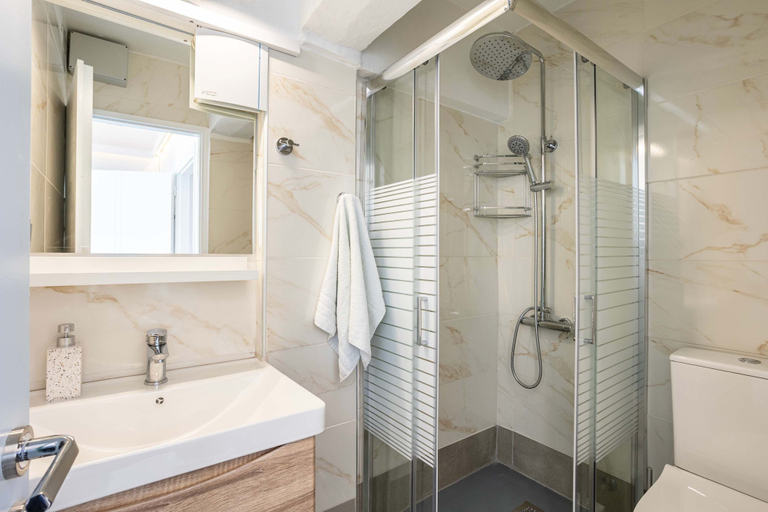 Room 4, Beachfront Sunny Penthouse - Kalamata Seablisss, Peloponnese