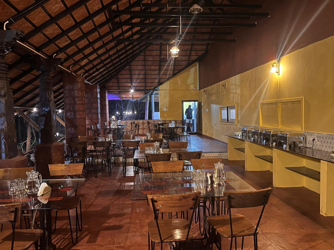 Food & Drinks 2, Aavarana Resorts, Hassan