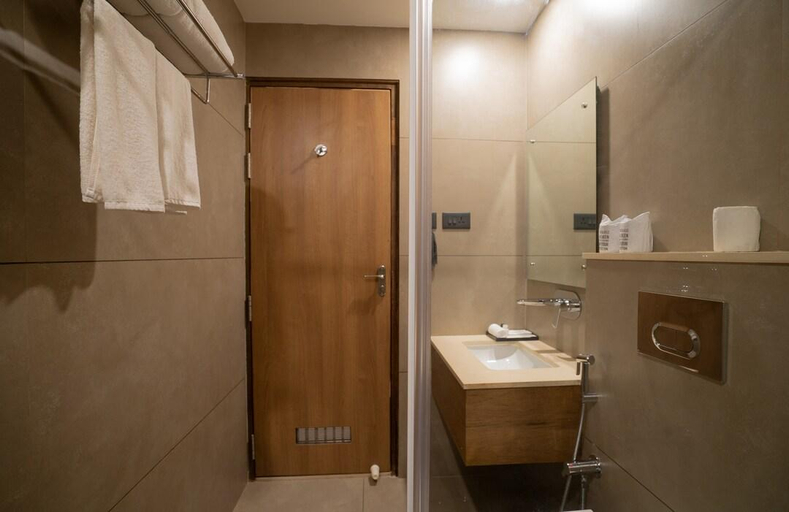 Bathroom 19
