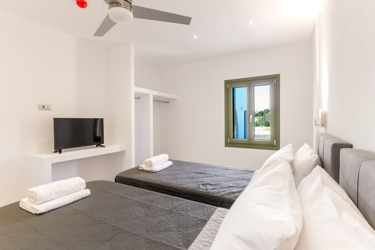 Room 2, Ampelas Nostalgia Apartments - Zeus Haven in Paros, South Aegean