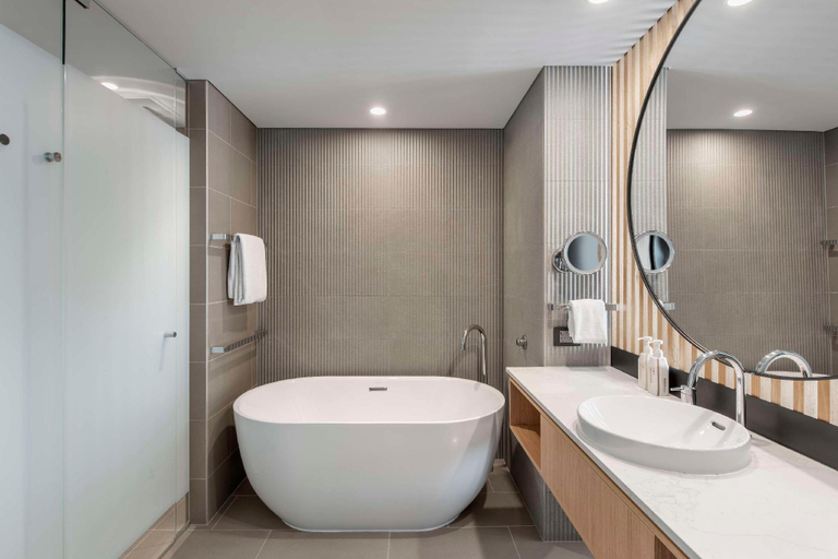 Bathroom 10