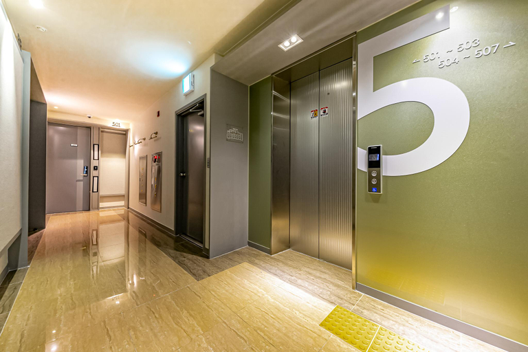 Lobby 5, Yeosu STAY Business Hotel, Yeosu