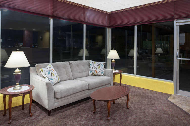 Public Area 2, Days Inn by Wyndham Salem, Illinois, Marion