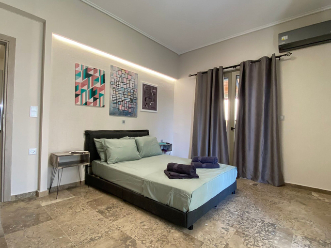 Room 5, Kalamata Garden Haven - Escape Amidst Greenery, Peloponnese