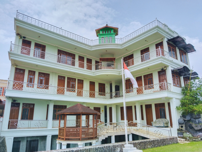 Exterior & Views 1, Vafa Guesthouse, Cianjur