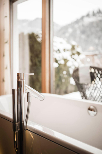 Bathroom 4, Alpenheim Charming & Spa Hotel, Bolzano