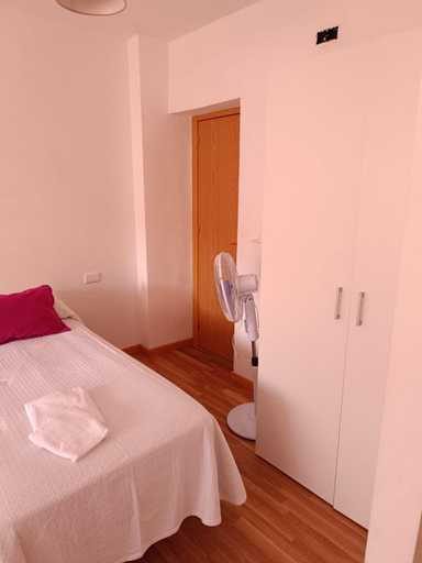 Others 4, Pilgrim Rooms, Pontevedra