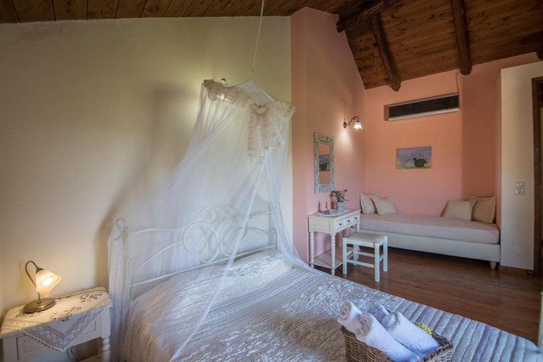Room 3, Villa Kourkoulios in Apokoronos, Crete