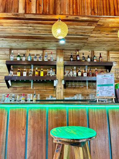 Food & Drinks 4, Islanders Hostel Port Barton, San Vicente