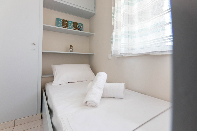 Room 3, Loutraki Getaway - Cozy and Quiet Nest, Peloponnese