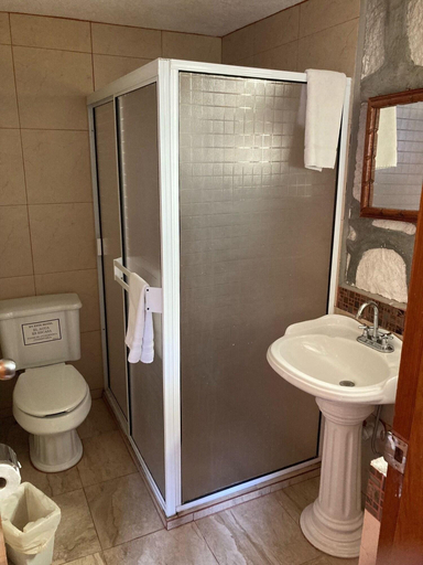 Bathroom 5, Hotel Misión Barrancas del Cobre, Urique