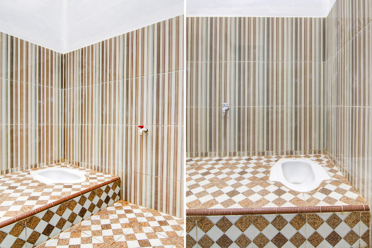 Bathroom, Hotel O Pondok Mulia Syariah, Pekanbaru
