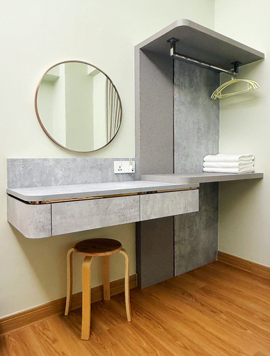 Bathroom 13