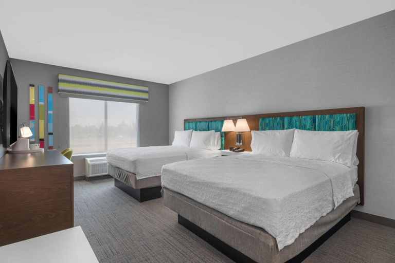 Bedroom 3, Hampton Inn & Suites Bakersfield Central, Kern